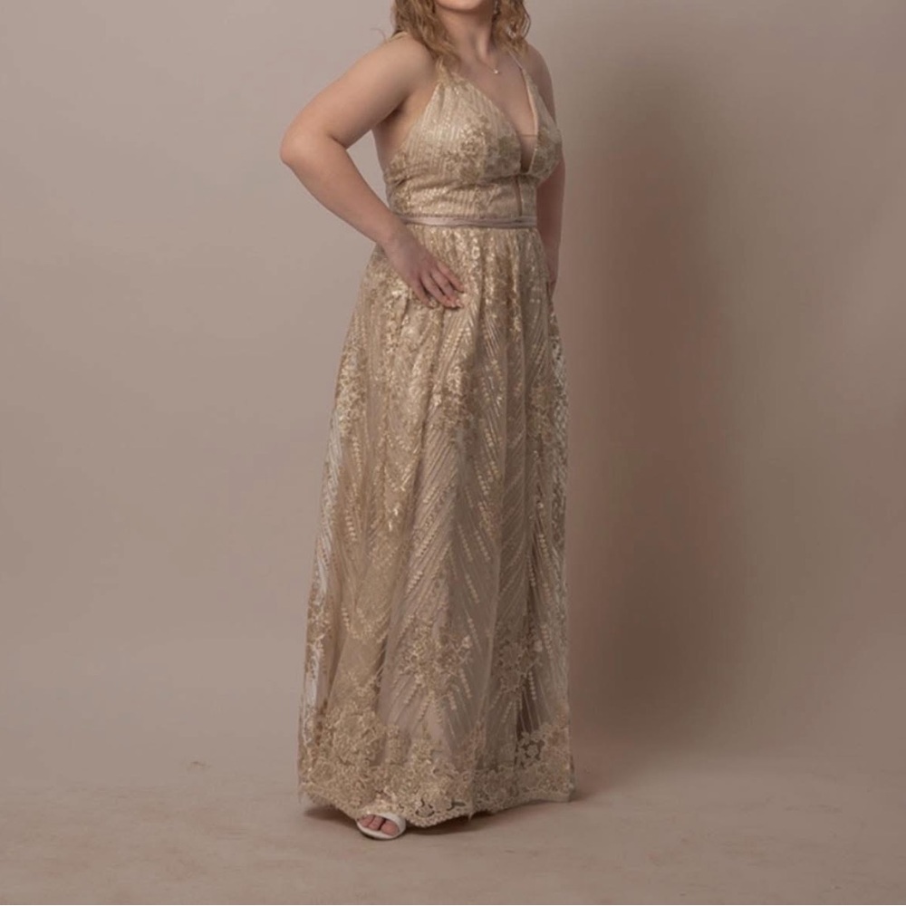 Stunning Gold dress, feel like a goddess!